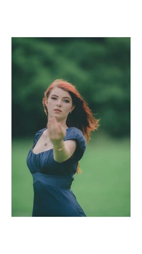 Behind The Scenes of a Blue Eyes Photoshoot 😍 | Cinematic BTS Photography