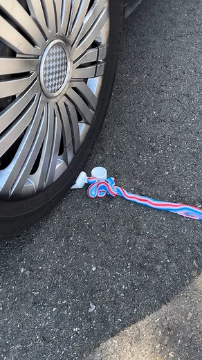 Toothpaste trick for clear headlights | Genius Cars Plus