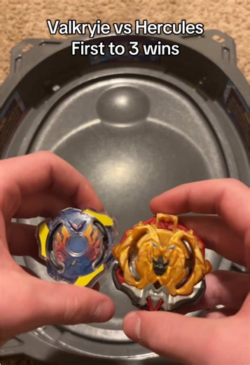 Valkryie vs Hercules #beyblade #beybladeburst #beybladebattle #valkryie #hurcules