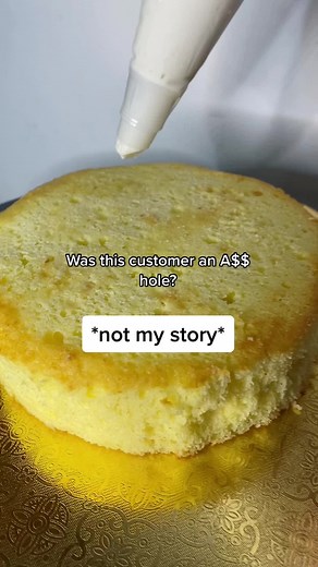 Gender Reveal Cake Mishap: Should They Get a Refund?