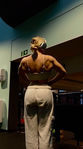 Anouk Arlt | Little did I know.. #gymmotivation #gymprogress #gymgirl #gymlifestyle #explorepage #fitnessjourney | Instagram