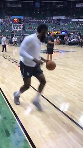Harden 的投射步法練習已經不是常人想得出來... --- 影片：Tomer Azarly / Twitter | 極力誌籃球 Clutch