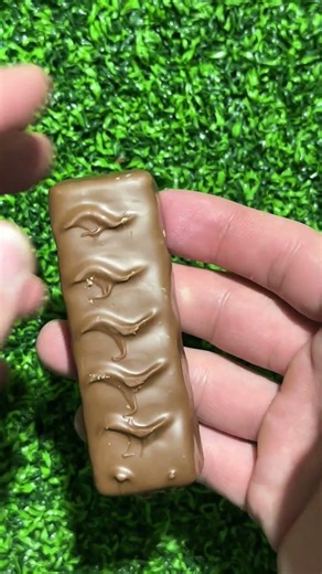 Snickers ASMR 🍫🥜 | Super Satisfying Chocolate Crunch