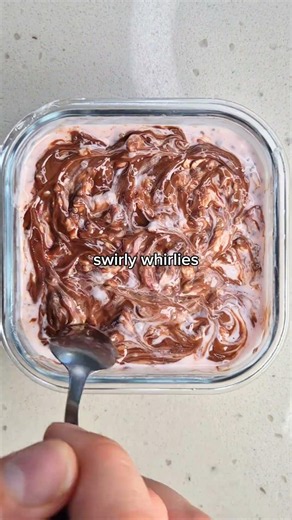 Strawberry Nutella Overnight Oats