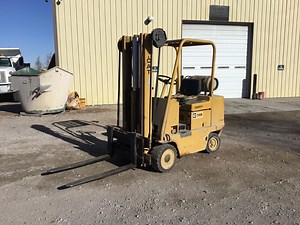 Caterpillar T40B 4000b 2 Stage Forklift | Agriculture