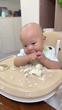 Eating big steamed bun, full energy; leftovers finished by that old guy. #feedingintolerance