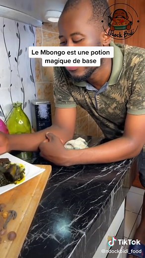 Recette du Mbongo de Porc Fumé: Délicieuse Cuisson Maison