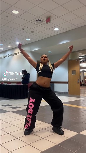 straight brows for manon today #buttons #katseye #dreamacademy #pussycatdolls #layyexe