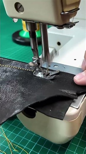Sewing problems–the machine is looping and not sewing #sewingproblems #leatherwork #leathermachine