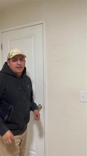 12M views · 307K reactions | Here is a tip and trick to paint straight lines #paint #painting #howto #diy #tutorial #contractor #worksmartnotharder #hack #trick #tricks #tip #tips | Eduardo Lopez | Facebook