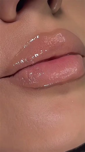 Lip tutorial 🤎#glamour #makeuptips #trendingshorts
