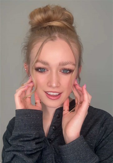 Stunning Cat Eye Makeup Tutorial