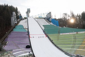 Tournee-Bewerb auf Bergisel windbedingt abgesagt - Sky Sport Austria