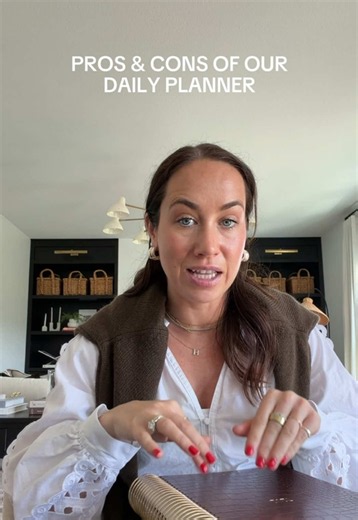 the good AND the bad about our daily planner! We would much rather you know exactly what you’re getting when you get one of our planners and explain why we do some of the cons about our planner. and yes, our planners do have cons! but we have reasons for them😜