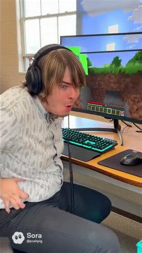 Dewey Finn plays Minecraft