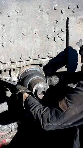 1.4M views · 5.6K reactions | Weld repair the shaft head thread. #oldschool #mechanic #mechanicsteve #axle | Mechanic Steve | Facebook