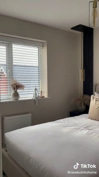 #bedroomdecor #newbuildhomes #newbuild #bedroomideas #wallpanelling #guestroom #smallbedroominspo #fyp #diymakeover #roommakeover