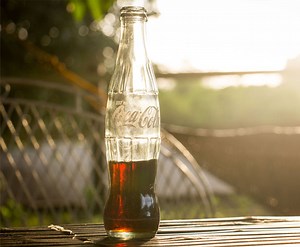 What Is Undifferentiated Marketing? (Top Advantages & Examples)