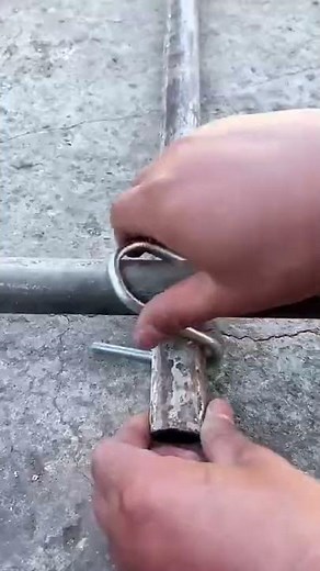 Cross double U-Shaped pipe clamp