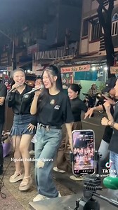 Vô tình gặp mấy bạn nhóm mình trên trang YAN 45s đây ạ 🤩 Bài viết rất súc tích , chỉ 45 ngắn gọn nhưng tóm tắt cũng khá đủ nội dung về nhóm ạ . Xin cảm ơn YAN 45s 😊 | Hát để sẻ chia - Singing For Sharing