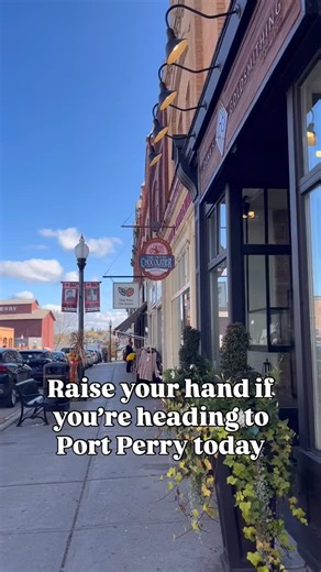 This is your sign to spend the day in Port Perry ✨ Wander through our charming downtown and discover cozy boutiques, art galleries, and local shops filled with fall finds and festive inspiration. ☕ Warm up with a coffee and a treat from one of our inviting cafés 🛍️ Browse unique boutiques for something special — or start your holiday shopping early 🎨 Explore the arts, from local galleries to handcrafted treasures 🍽️ Enjoy lunch with a lake view or dinner in one of our welcoming restaurants 🌅