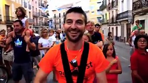 Drumming Flash Mob! Now, THAT would be cool! Here participants engage in different rhythms and choreography of Brazilian court created and directed by professor Rafa Navarro. International Festival of Percussion PercuFest 2012, held at the Font de La Figuera, Valencia, Brazil. Video by "Bocabadats Average." See more fun, inspiring drumming videos from over 100 countries around the world at www.facebook.com/DrumTalkTV/videos and see all our interviews at www.drumtalktv.com and be sure to sign up 