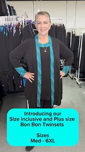 A Size inclusive and Plus size twinset, that fits and flatters all shapes and sizes 🤩 I’ve seen it on a variety of body shapes and it truly is one of our miracle garments! I especially love that you can wear it for all occasions and that you can also wear it to work 😉 Reana and I speak about how perfect it is for corporate wear and that is one of my great Joy’s, because I know how difficult it is to find pieces to wear to work, that are flattering and appropriate and LONG enough (why are corpo