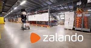 The Zalando logistics center Erfurt is up for sale - in the newest Monopoly city edition. Mr. Monopoly himself recently paid us a visit to celebrate Zalando's sponsorship of two properties on the game board. ▶ More info (in German): https://zln.do/2YHqDky | Inside Zalando