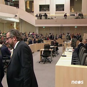 Wir müssen Europa neu gründen. Aber wie? Mit mehr Demokratie in der Union, mit einer entschlossenen Umweltpolitik & mit einer gemeinsamen Verteidigungspolitik. Nur so können wir ein #Neuropa gründen, das Frieden und Wohlstand gewährleistet. - Claudia Gamon | NEOS