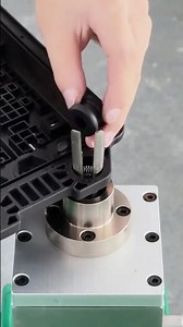 PERFECT SEAL installed in seconds 😳⚙️🤖 #shorts #tech #engineering #industrial #manufacturing