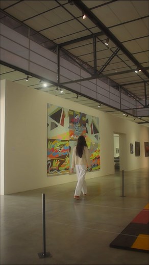 ¿Ya visitaste Contemporáneo 1? Ven y recorre más de 70 años de arte en el Perú a través de obras de más de 100 artistas contemporáneos.👩🏻‍🎨👨🏻‍🎨🇵🇪✨ No te pierdas las salas audiovisuales donde las imágenes en movimiento abordan temas sociales, políticos y culturales desde el lenguaje del arte. 📅 Martes a domingo ⏰ 10:00 a. m. a 7:00 p. m. (Último ingreso a las 6:30 p. m.) 📍 Sala 3 - MAC Lima 🎟 Adquiere tus entradas en www.maclima.pe o en la taquilla del museo #Contemporáneo1 #MACLima #M