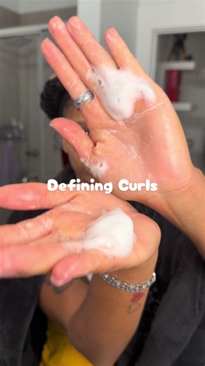 I hope this helped 🫶🏽 #burmesecurly #curlyflipover • Hair: @DM HAIR • Leave in: @As I Am • Curl cream: As I Am ^^ • Mousse: The Doux