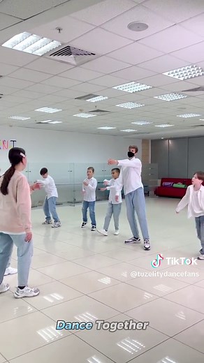 Tuzelity Shuffle Battle: Who Wins in Neon Mode?