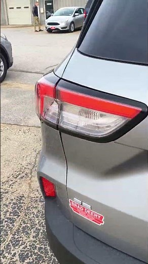 2022 Ford Escape SE AWD | Panoramic Roof, AWD, 28 MPG & Packed With Features! | Brad Deery Ford