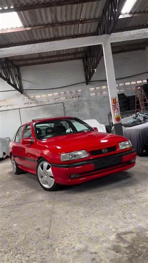 Vectra GSI: The fastest sedan of the 90s