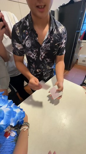 Card Tricks for Church Gatherings: Engage and Amaze