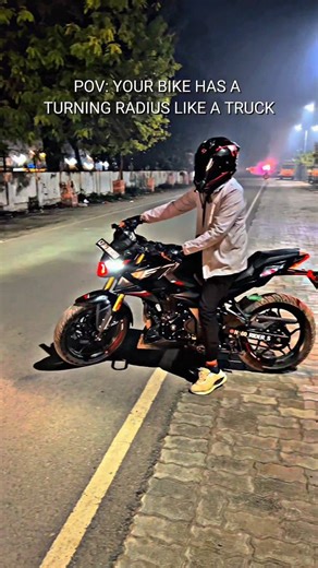 Sid Singh on Instagram: "Meri bike ka turning radius truck jaisa hai 🛻🏍️ #RiderProblems #BikeLife #bikememes"