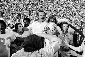 Don Shula, Hall of Fame Dolphins coach, dead at 90