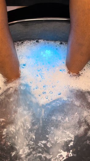 Service: Spa Pedicure After being on our feet day after day, you deserve to pamper yourself with our relaxing and rejuvenating spa Pedicure ✨Relaxes Your Feet ✨Improves the appearance of feet to become smooth, silky, and soft ✨Removes Dead Skid ✨Increases blood flow ✨Reduces stress Stop by our space to treat yourself to our Spa Pedicure!