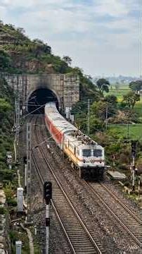 Train Number 12471 Swaraj Express, Bandra Terminus -》Shri Mata Vaishno Devi Katra #youtubeshorts