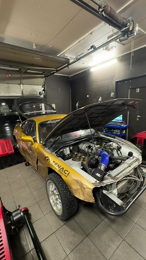 I decided to test the 3UZ V8 engine platform in my #TeamToyota Supra ice drift car! Thanks to Jonus-Racing, VTS Solutions, Hughes Race Built and the partners involved for the help here! Engine: 3UZ-FE factory block with Kelford Cams B spec VVTi cams, Maxxecu Street ECU, PMC Motorsport flywheel & adapter, Tenaci Motorsport clutch, Driveshaft Shop carbon fiber driveshaft, K&N Filters intake, OEM Toyota Norge service parts and of course ENEOS Racing Street 0W-50 engine oil. It made 306 hp on the hu