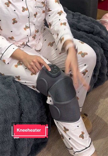 Your knees deserve this kind of luxury! 💆‍♀️✨ This portable knee massager is a total game-changer—it combines relaxing heat with gentle vibration therapy to soothe tired muscles and joints. The easy-to-use digital display lets you customize the temperature and intensity for your perfect recovery session. Perfect for after workouts, long days, or just some quiet self-care. Treat yourself! #KneeMassager #fpyuk🇬🇧📍 #TikTokMadeMeBuyIt #giftidea #musthaves