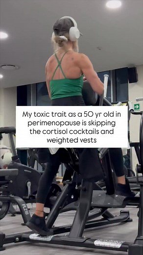 My basics here 👇🏼 Four strength sessions a week. Ten-thousand steps a day. 30-40g protein at every meal. Sleep like it’s my full-time job. Stress managed with solid boundaries and a firm “no” when I need it. Trendy hacks 👉🏼 Not my thing. Quick fixes 👉🏼 Hard pass. I stick to what works: consistency, discipline, and the habits that actually change your body. The basics aren’t boring. They’re why I’m stronger, leaner, and more energetic now than I was a decade ago. Want help with the basics? 