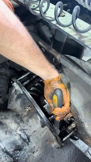 Differential reseal . . . #truck #trucks #truckdriver #repair #autorepair #mechanic #car #cars #how #howto #heavymachinery #essentials #essential #semi #semitrucks #semitruckrepair #etr #snapon #snapontools #milwaukee #milwaukeetools #matco #matcotools
