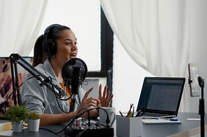 7 Tips dan Cara Mmembuat Podcast yang Menarik, Yuk Simak! - Sonora.id