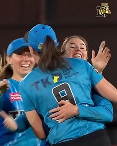 Such a good game of cricket 👏 Reliving a classic WBBL Final between the Sixers & Strikers! | Weber WBBL