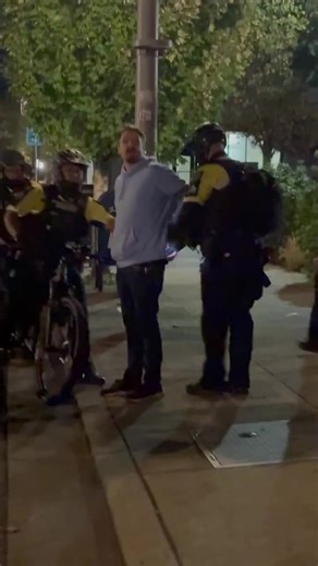 🚨Portland PD won't arrest Antifa thugs, but will arrest journalist Nick Sorter! Per Ian Mile Cheong: ‼️ Out of Portland tonight comes a disturbing development: independent journalist Nick Sortor (@nicksortor) was arrested by Portland Police while simply doing his job on the ground. Eyewitnesses say he wasn’t engaged in any criminal behavior—just covering events. What makes this worse is that the same officers had refused to arrest a woman who physically assaulted reporter Katie Daviscourt (@Kat