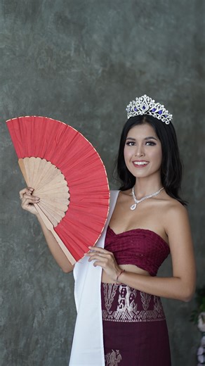 Yemima Raissa on Instagram: "Jakarta girl learning Balinese language be like. Mohon maap kalo lidahnya masih keseleo 🤣 #balilife #baliisland #baliindonesia Trusted Balinese language teacher with jegeg @mayangsavitriii 💯"