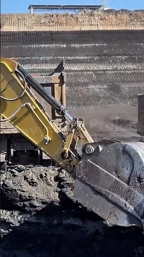 Watch This CAT 352F Coal Loading Action! 😱🚜 #earthmoving #heavyequipment