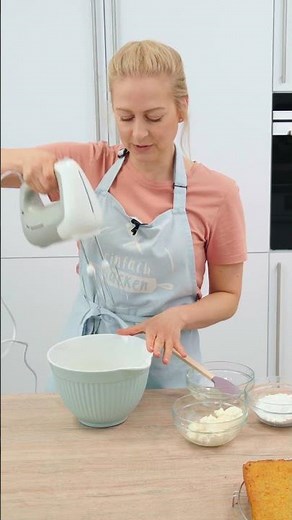Carrot Cake Blondies 🥕🍰 | Karottenkuchen mit Frischkäse-Frosting vom Blech | Einfach Backen